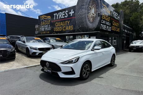 White 2023 MG MG5 Sedan Vibe