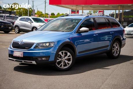 Blue 2014 Skoda Octavia Wagon 132 Tsi Elegance