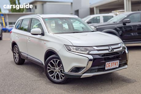 White 2017 Mitsubishi Outlander Wagon Es 7 Seat (2Wd)