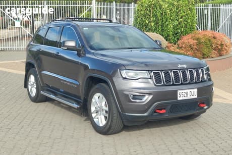 Grey 2018 Jeep Grand Cherokee Wagon Laredo (4X4)