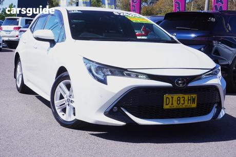 White 2019 Toyota Corolla Hatchback Sx