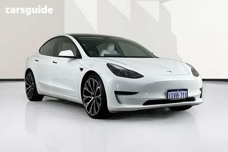 White 2022 Tesla Model 3 Sedan Rear-Wheel Drive