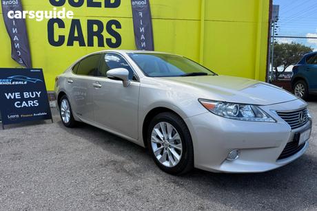 Beige 2013 Lexus ES Sedan LUXURY AVV60R