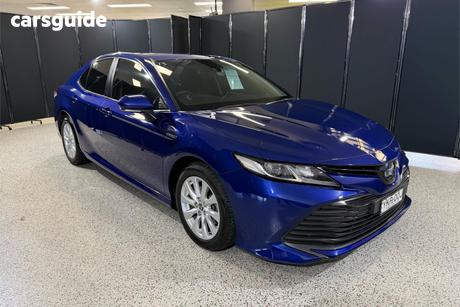 Blue 2020 Toyota Camry Sedan Ascent (Hybrid)