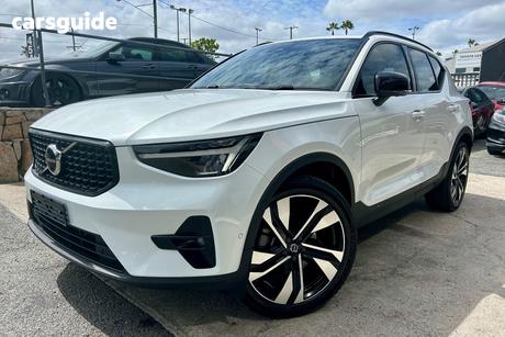 White 2022 Volvo XC40 Wagon Ultimate B5 Dark Mhev