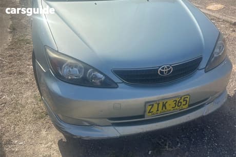 Silver 2004 Toyota Camry Sedan Azura
