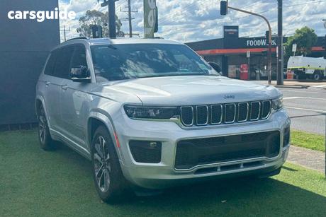 Silver 2023 Jeep Grand Cherokee Wagon Overland 5 Seat (4X4)