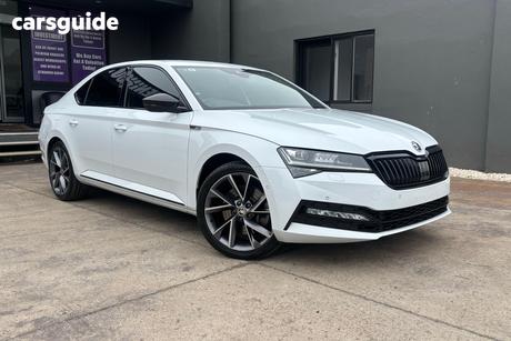 White 2022 Skoda Superb Sedan Sportline (4X4)