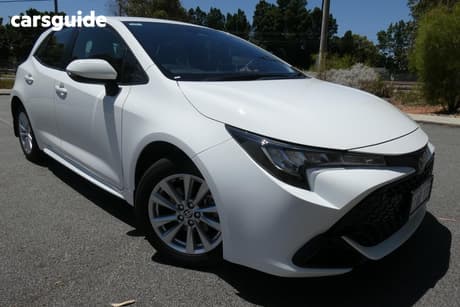 White 2024 Toyota Corolla Hatchback Ascent Sport + Convenience Pk