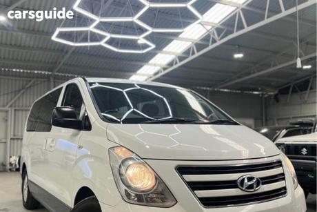 White 2016 Hyundai Imax Wagon