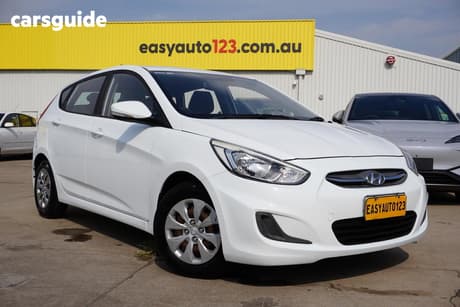 White 2016 Hyundai Accent Hatchback Active