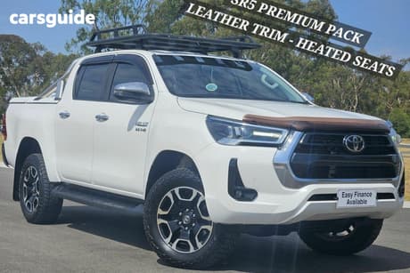 White 2020 Toyota Hilux Double Cab Pick Up Sr5 (4X4)