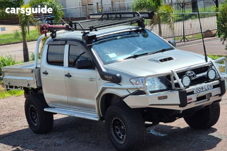 Silver 2009 Toyota Hilux Dual Cab Pick-up Sr (4X4)