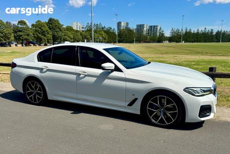 White 2022 BMW 5 Sedan 30D M SPORT LCI G30