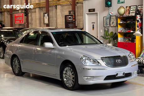 Silver 2004 Toyota Crown Sedan