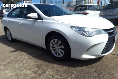 White 2017 Toyota Camry Sedan Altise