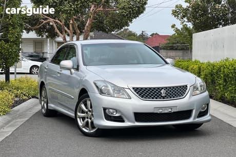 Silver 2008 Toyota Crown Sedan GRS204
