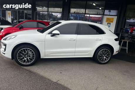 White 2015 Porsche Macan Wagon S