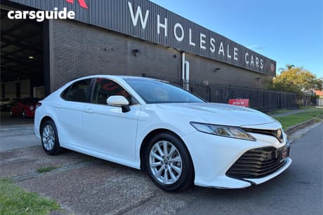White 2018 Toyota Camry Sedan Ascent
