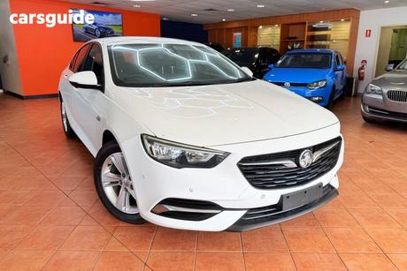 White 2018 Holden Commodore Liftback Lt
