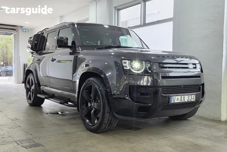 Grey 2025 Land Rover Defender Wagon 110 D350 X-Dynamic Hse (257Kw)