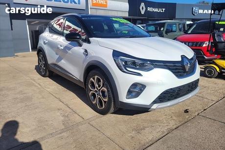 Black 2022 Renault Captur Wagon Intens