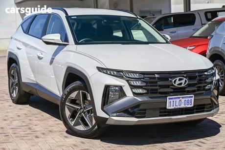 White 2024 Hyundai Tucson Wagon Hybrid (Fwd)