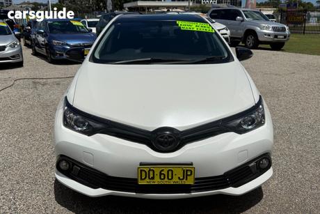 White 2018 Toyota Corolla Hatchback Ascent Sport