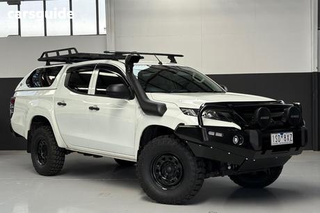 White 2020 Mitsubishi Triton Double Cab Pick Up Glx (4X4)