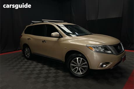 Gold 2014 Nissan Pathfinder Wagon St-L (4X4)