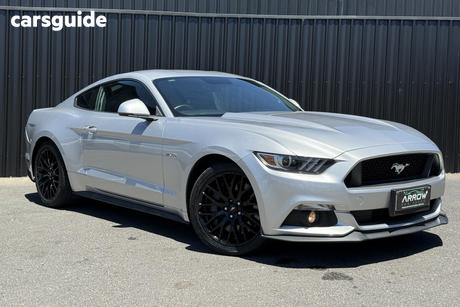 Silver 2017 Ford Mustang Coupe Fastback Gt 5.0 V8