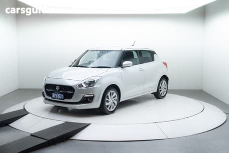 White 2023 Suzuki Swift Hatchback Gl S