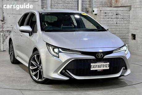 Silver 2019 Toyota Corolla Hatchback Zr