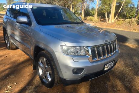 Silver 2011 Jeep Grand Cherokee Wagon Limited (4X4)