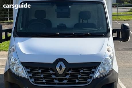 White 2018 Renault Master Commercial