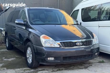 Grey 2015 Kia Carnival Wagon Si