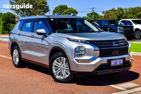 Silver 2023 Mitsubishi Outlander Wagon Es 5 Seat (2Wd)