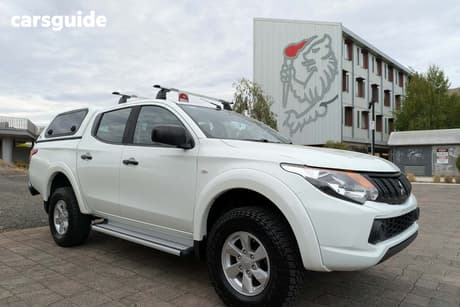 White 2017 Mitsubishi Triton Dual Cab Utility Glx Plus (4X4)