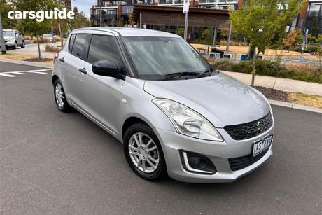 Silver 2013 Suzuki Swift Hatchback Glx
