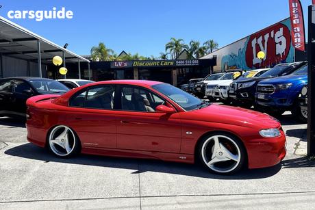 Red 2000 HSV Clubsport Sedan VT II R
