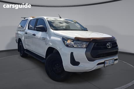 White 2020 Toyota Hilux Double Cab Pick Up Sr (4X4)