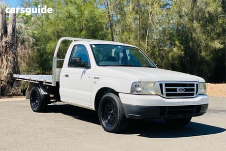 White 2005 Ford Courier Cab Chassis Gl