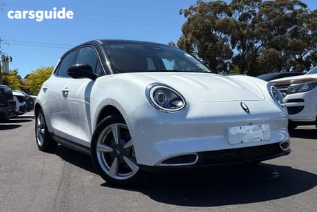 White 2025 GWM ORA Hatchback Lux