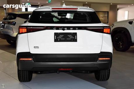 White 2025 Chery E5 Wagon Ultimate