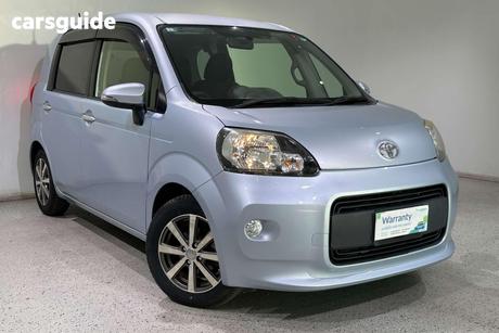 Blue 2015 Toyota Porte Hatch (NO BADGE)