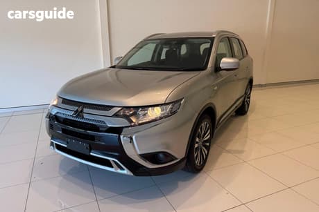 Silver 2018 Mitsubishi Outlander Wagon Es Adas 5 Seat (2Wd)