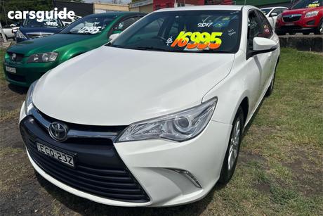 White 2017 Toyota Camry Sedan Altise