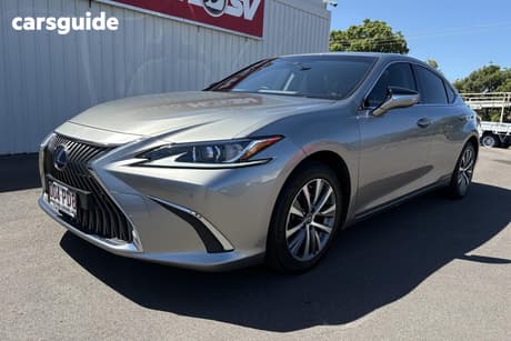 Silver 2019 Lexus ES300H Sedan Luxury Hybrid