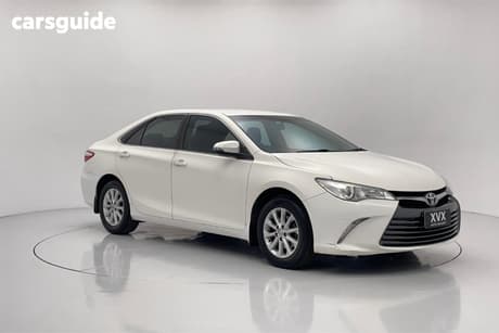 White 2016 Toyota Camry Sedan Altise