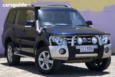 Blue 2010 Mitsubishi Pajero Wagon Vr-X Lwb (4X4)